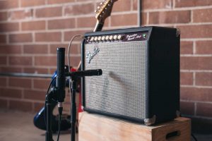 N8-SM57-Staggered-Electric-Guitar-Amp